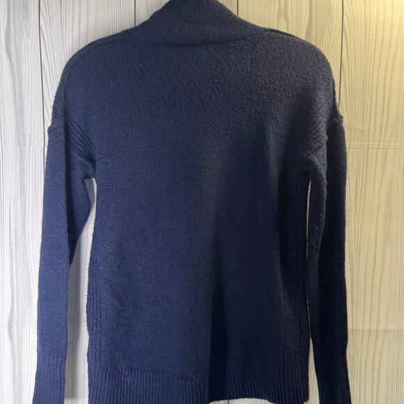 Gap Women's Wool Blend Turtleneck Sweater Blue Size Medium Soft Lightweight - Picture 3 of 8